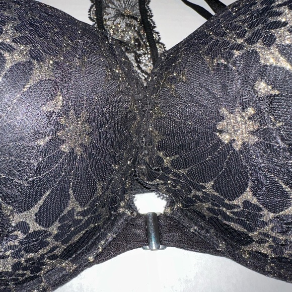 Victoria’s Secret front hook bra - Picture 2 of 5